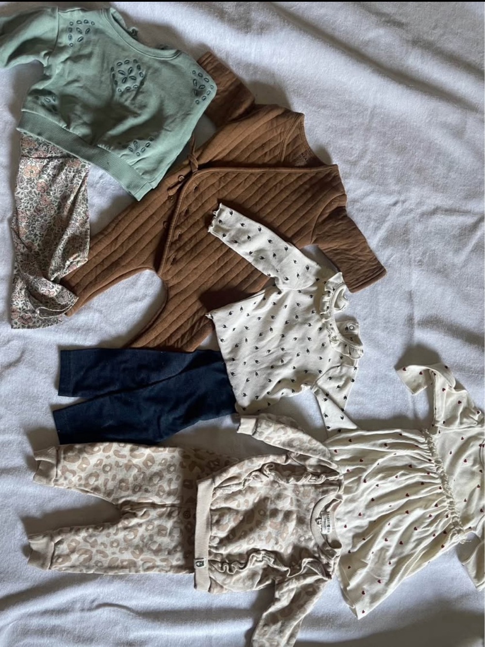 Neutral Tone Baby girl Outfit Bundle - 3-6 month